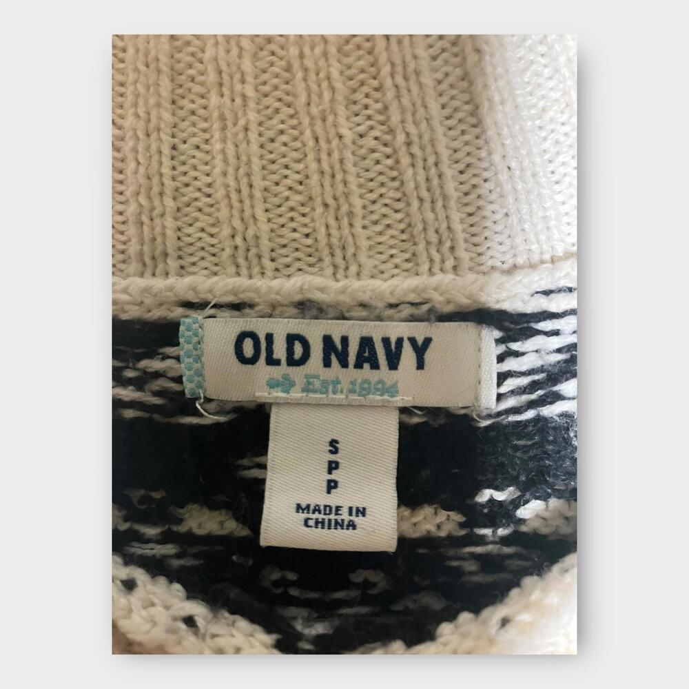 Old Navy Knit Sweater Long Sleeve Pullover Black White Women’s Size Small - Picture 3 of 7